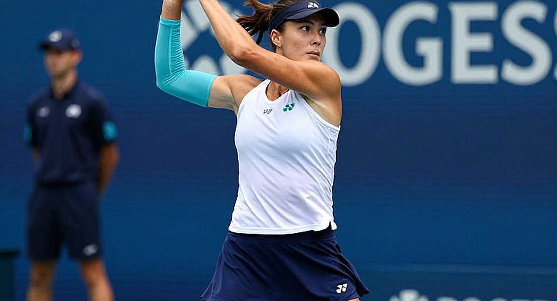 Khi cả sân Rod Laver nhìn vào cú ace, tôi nhìn vào đường giao bóng thứ hai